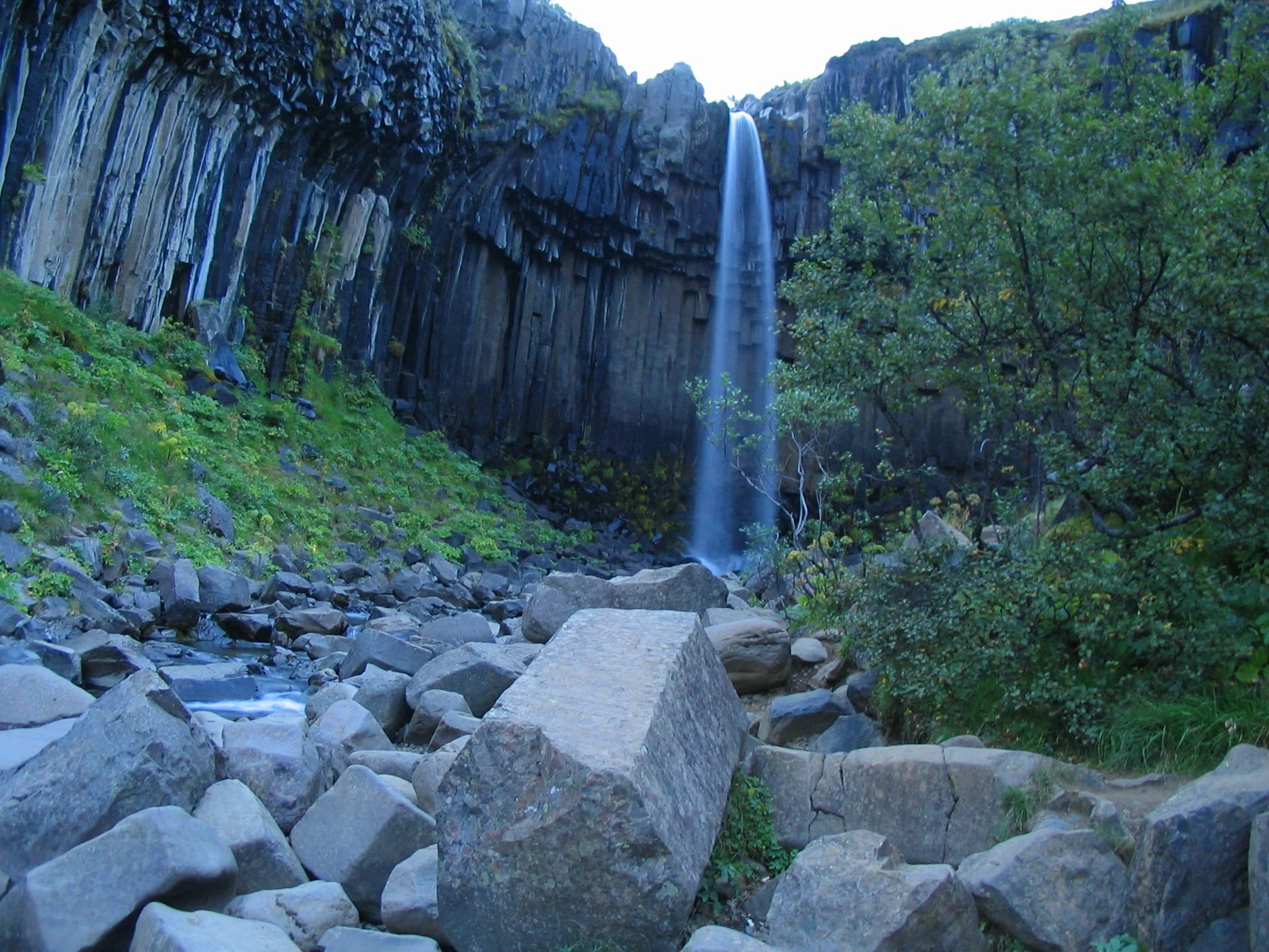 Svartifoss during a midsummer night by photographer Gudrun